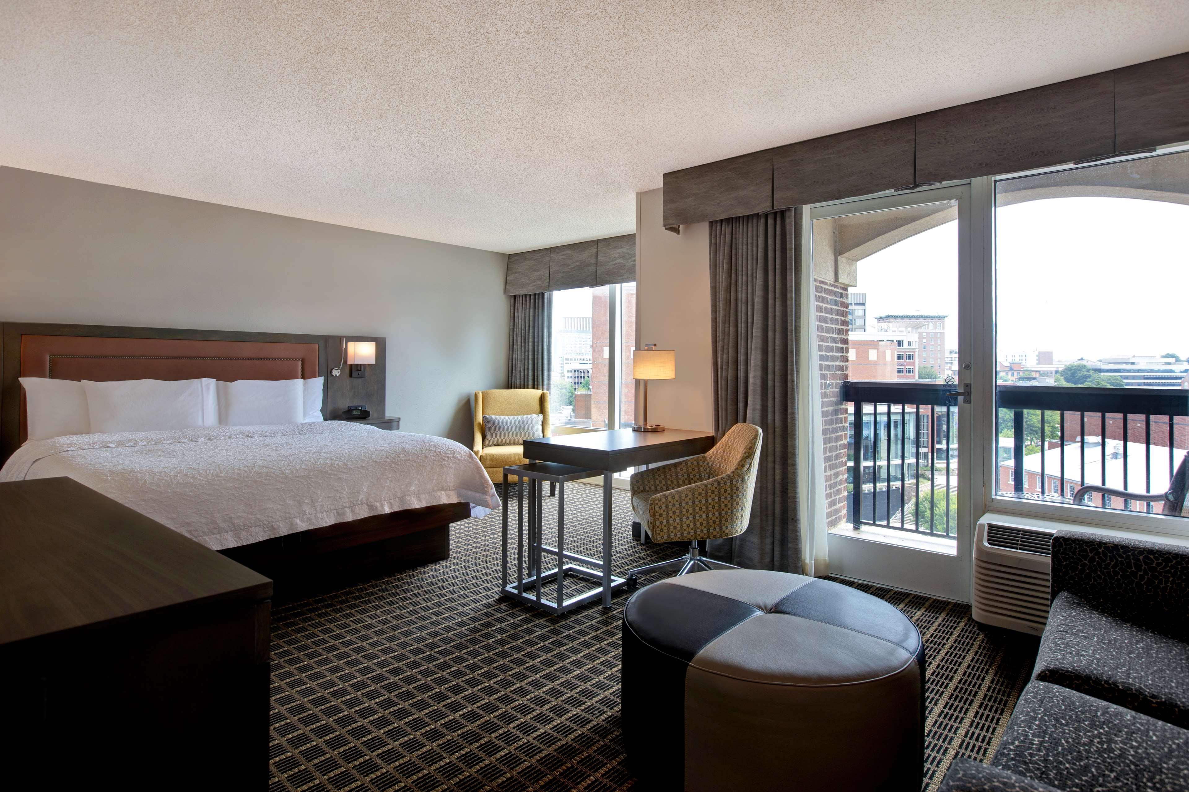 Hampton Inn & Suites Greenville-Downtown-Riverplace Exterior foto